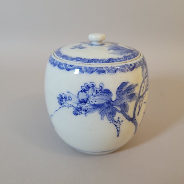 Blue Antique Japanese Blue & White Porcelain Mizusashi Water Jar For Sale - Image 8 of 11
