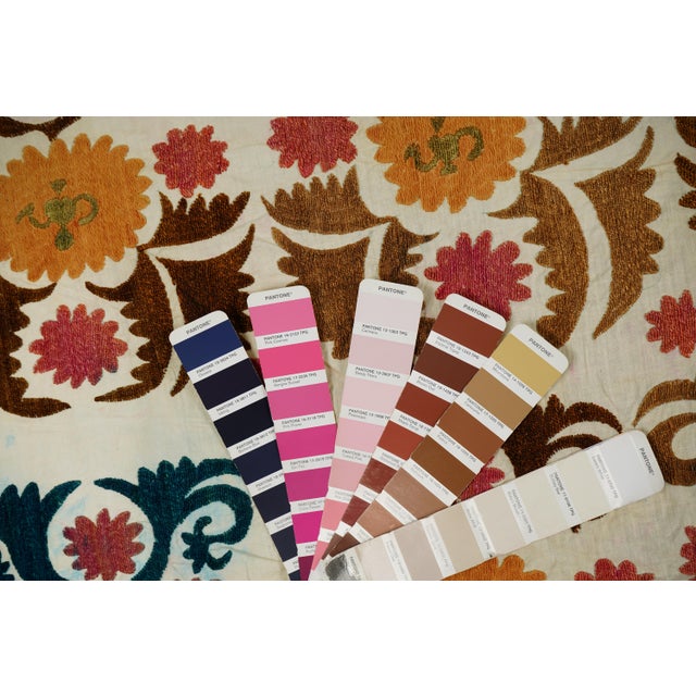 White Flower Suzani Tapestry - Wall Decor For Sale - Image 8 of 9