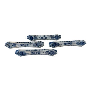 Set of 4, Antique Meissen Blue Onion Pattern Knife Rests Circa 19th Century For Sale