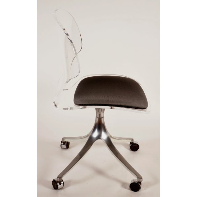 Mid-Century Modern 1970s Lucite and Aluminum Based Swivel Office Chair by Hill Manufacturing For Sale - Image 3 of 12