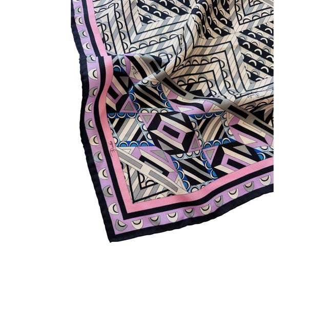 Authentic vintage Pucci circa 1980s In mint vintage condition- no imperfections Odor free 100% silk twill Hand-rolled hems...