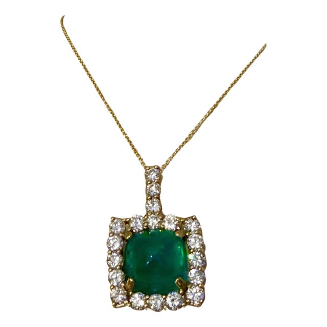 17.5 Ct Sugar Loaf Cabochon Colombian Emerald & 5.7 Ct Diamond Necklace 14KYG For Sale