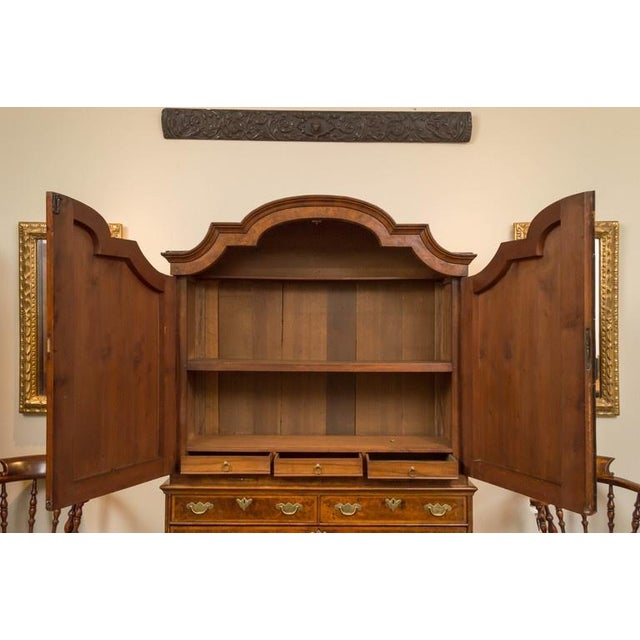 George I Burl Walnut Bureau Bookcase, Circa 1720 For Sale - Image 9 of 9