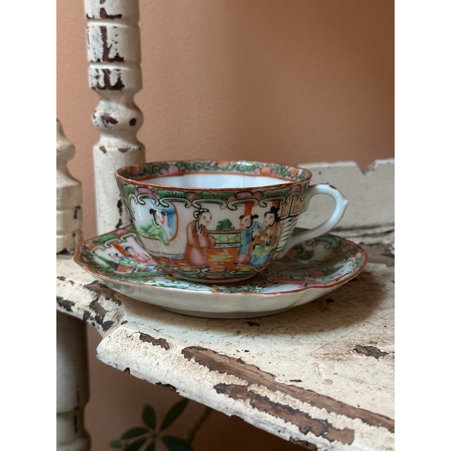 19th Century Chinese Porcelain Rose Medallion Cup and Saucer Set- 2 Pieces For Sale - Image 9 of 10
