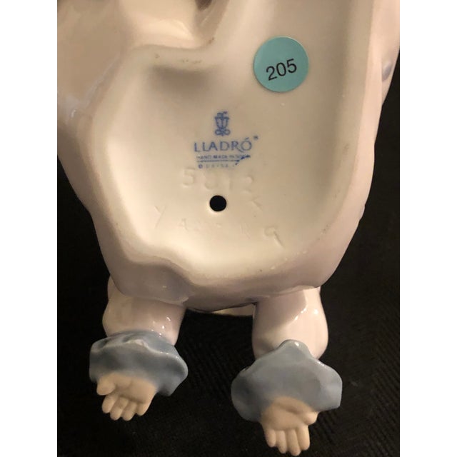 Ceramic Vintage Spanish Lladró Porcelain Figurine "Tired Friend" (#5812) by Antonio Ramos For Sale - Image 7 of 7