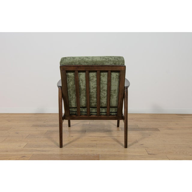 Model 300-139 Armchair from Swarzędz Furniture Factory, 1960s For Sale - Image 4 of 18