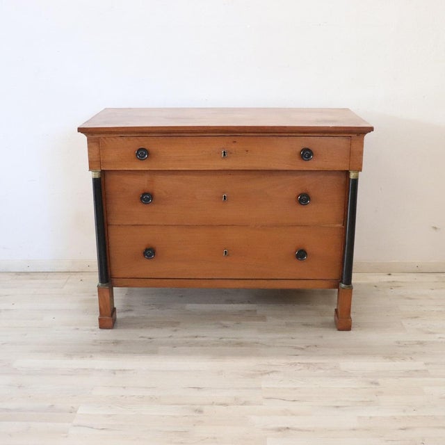 Antique Early 19th Century Walnut Chest of Drawers For Sale - Image 6 of 14