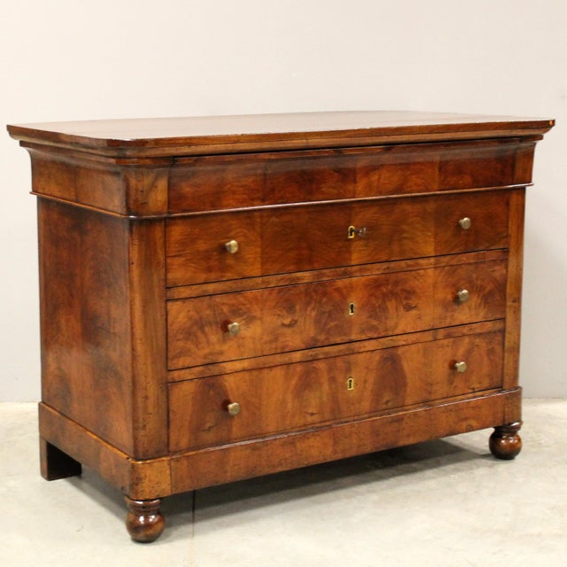 Louis Philippe Cappuccino Chest of Drawers Solid walnut, walnut veneer, and walnut burl Mid-19th century - Louis Philippe...