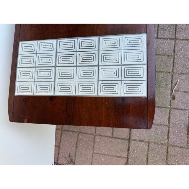 Wood 1950’s American Mod Century Modern Walnut Coffee Table With Atomic Tile Inserts For Sale - Image 7 of 9