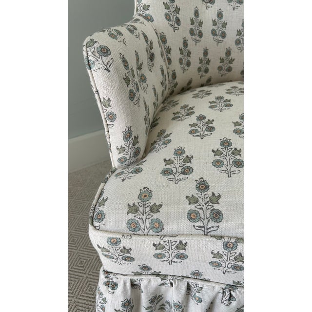 Cream Vintage Slipper Chair in GP & J Baker / Lee Jofa Poppy Sprig Upholstery For Sale - Image 8 of 10