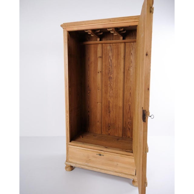 Chamber Cabinet in Pine with Round Legs and Drawers, 1900s For Sale - Image 13 of 18