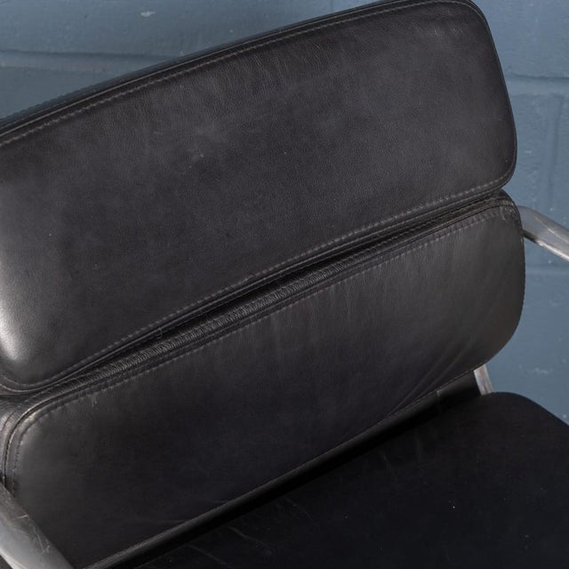 Black Vintage EA217 Chair in Black Leather by Charles & Ray Eames for ICF, 1969 For Sale - Image 8 of 18