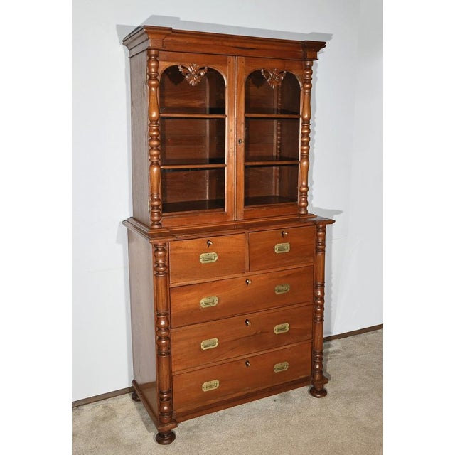 This piece of furniture in two elements has a dresser in the marine spirit in the lower part. This dresser opens by five...