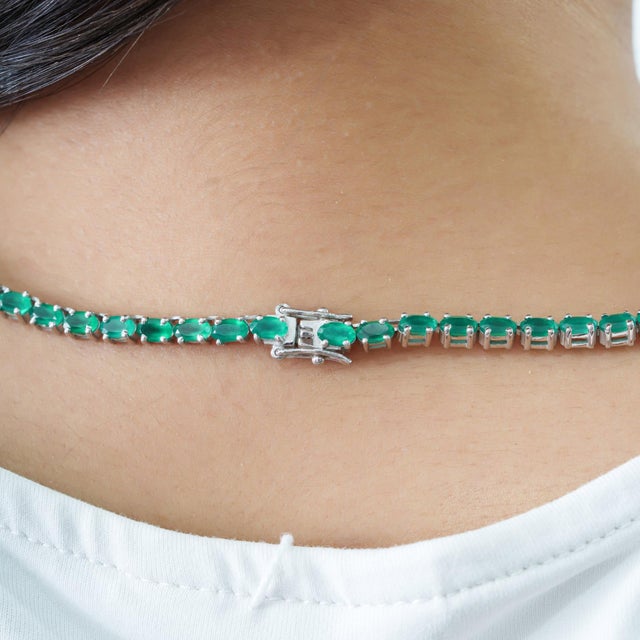 Metal Regal 17.45 Ct Green Onyx Necklace & 1.58 Ct Round Ruby Stud Earrings Jewelry Suite 3 Pieces For Sale - Image 7 of 16