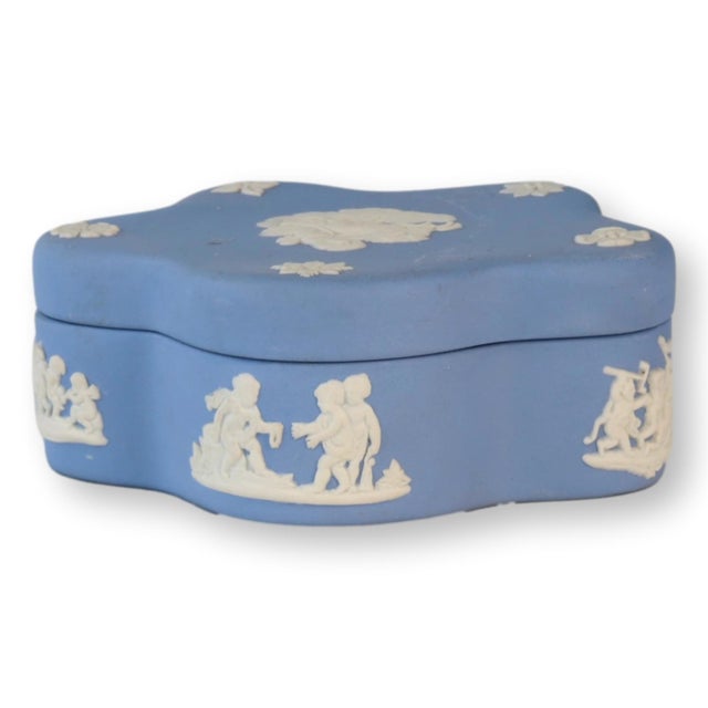 Mid 20th Century Wedgwood Jasperware Trinket Box For Sale - Image 5 of 6