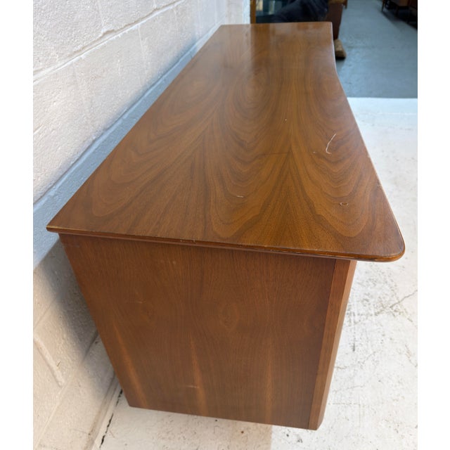 Kent Coffey Walnut Lowboy Dresser With Nine Drawers, 1960s For Sale - Image 13 of 18