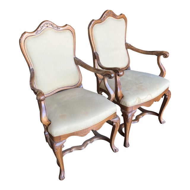 1990s Pair of Italian Hand Carved Walnut Armchair With Muslin Fabric For Sale