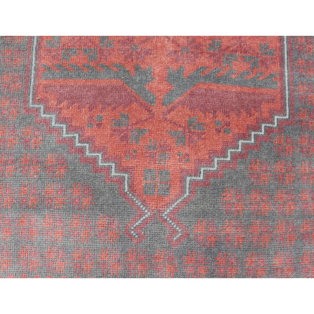 Vintage Turkish Oushak Runner in Soft Gray, Coral, and Soft Terracotta 2'9 X 11'6 For Sale In Atlanta - Image 6 of 13