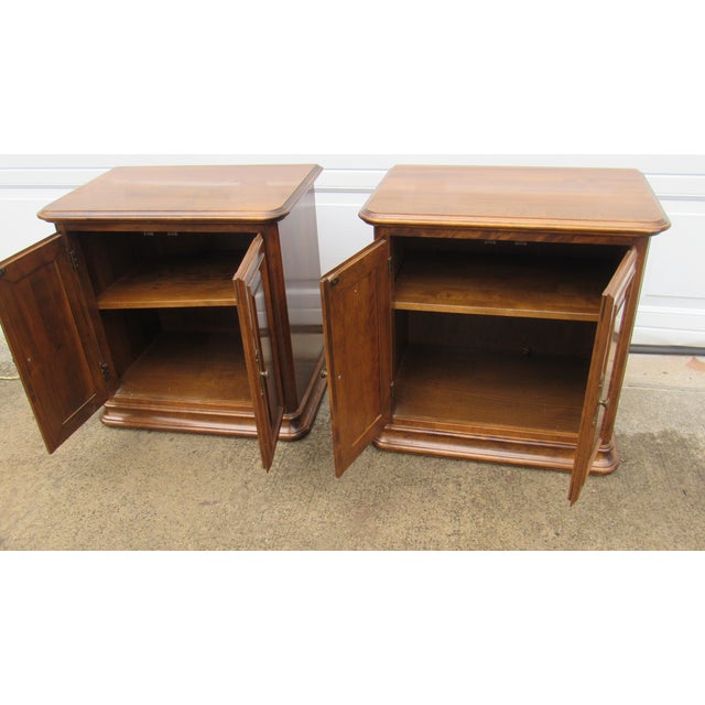 1980s 1980s Pair Ethan Allem Maple Nightstands Tables Bachelors Chests For Sale - Image 5 of 9