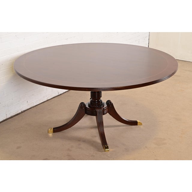 English Baker Furniture Georgian Banded Mahogany Pedestal Dining Table, Newly Refinished For Sale - Image 3 of 10