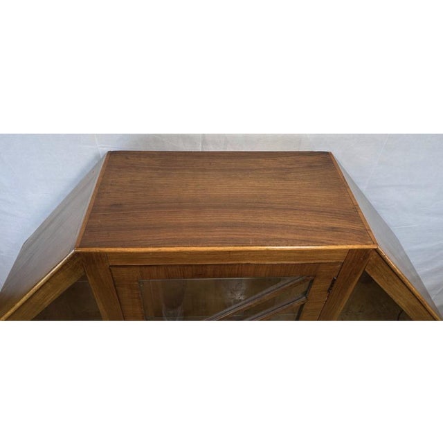 1920s Art Deco Hexagonal Walnut Display Cabinet, 1920s-1930s For Sale - Image 5 of 10