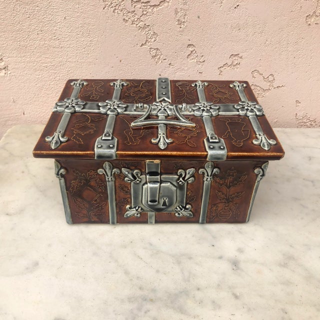 19th Century Majolica Jewel Box Choisy Le Roi For Sale - Image 4 of 8