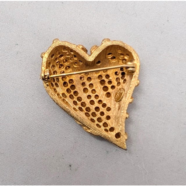 Vintage 1960s Signed Rifas Faux-Topaz & Clear Rhinestone Heart Brooch For Sale - Image 4 of 7