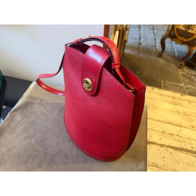 A 1995 Vintage Louis Vuitton Castillan Red Epi Leather Cluny Shoulder Bag For Sale - Image 17 of 17
