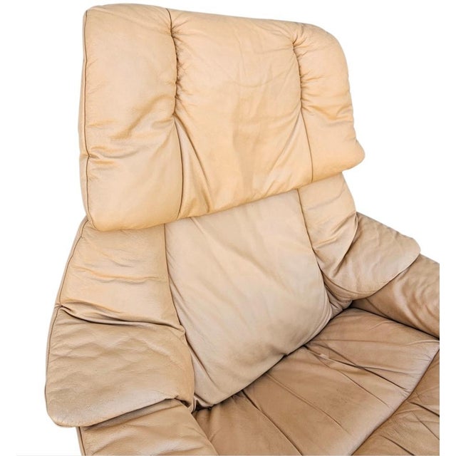 Wood Ekornes Stressless Reno Leather Recliner Lounge Chair and Ottoman, Made in Norway For Sale - Image 7 of 18