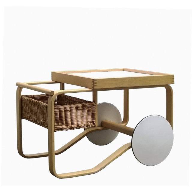 The 900 trolley, designed by Alvar Aalto for Artek, is a classic Finnish design with English tea culture and Japanese...
