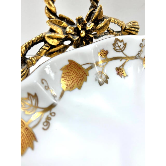 Vintage Porcelain Vanity Dish With Gold Gilt Ormolu Stand – Hollywood Regency Soap Dish For Sale In Louisville - Image 6 of 7
