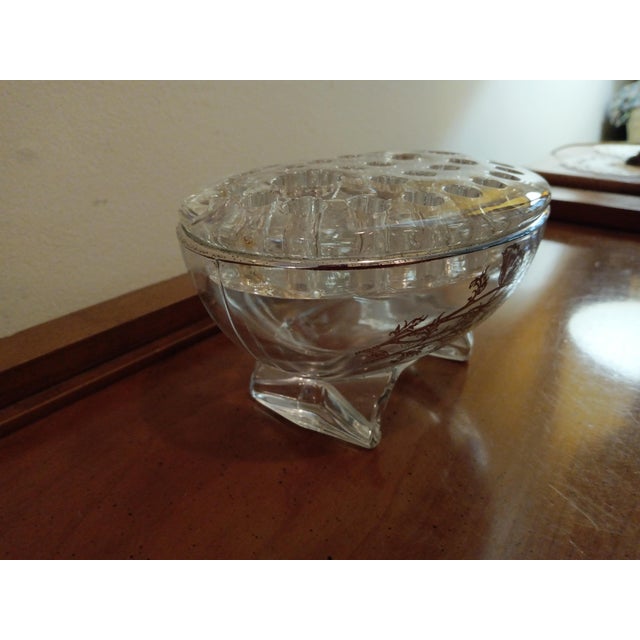 1950s Vintage Martinsville Viking #1048 Flowerlite Oval Clear "Flanders" Flower Frog For Sale - Image 5 of 7