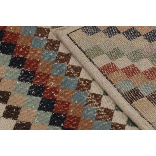 Beige Vintage Turkish Distressed Rug, Earthy Geometric Checkered Mosaic - Rug & Kilim For Sale - Image 8 of 9