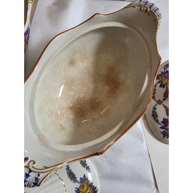 Pair of Wedgwood Tureens Grosvenor Pattern For Sale In San Antonio - Image 6 of 13