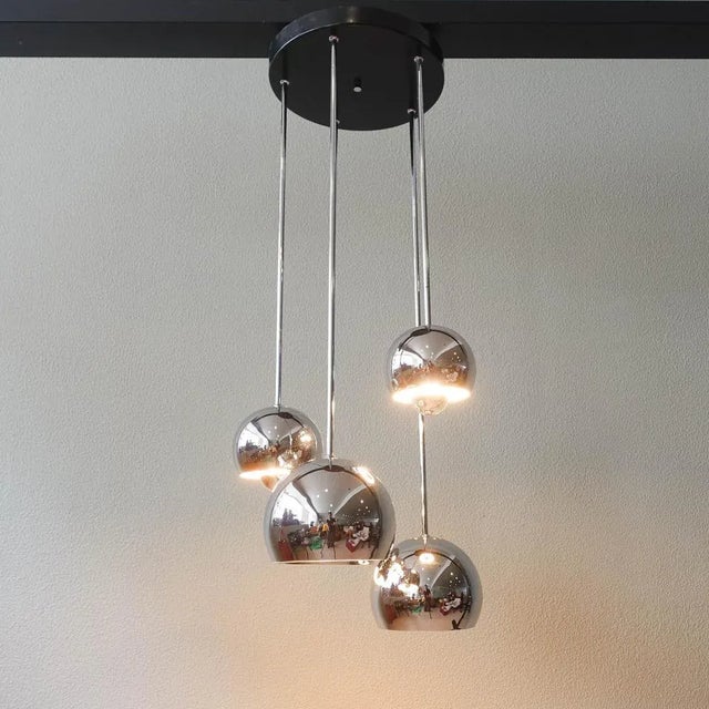 This chromed metal cascade lamp was designed and produced in Portugal during the 1970's. It features five balls in chromed...