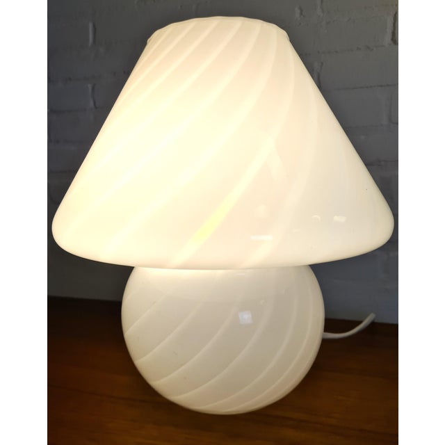 Murano White Swirl Mushroom Lamp, 1970s For Sale - Image 9 of 10