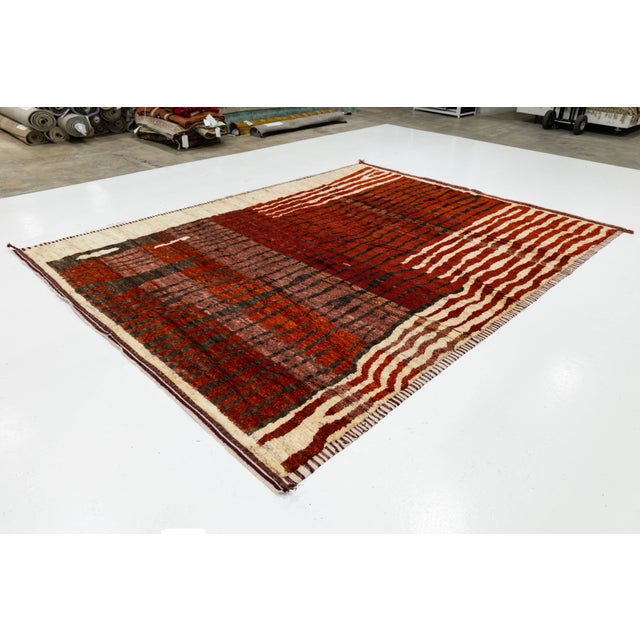 9x12 Modern Abstract Moroccan Style Wool Rug: Earthy Terracotta & Crimson For Sale - Image 11 of 11