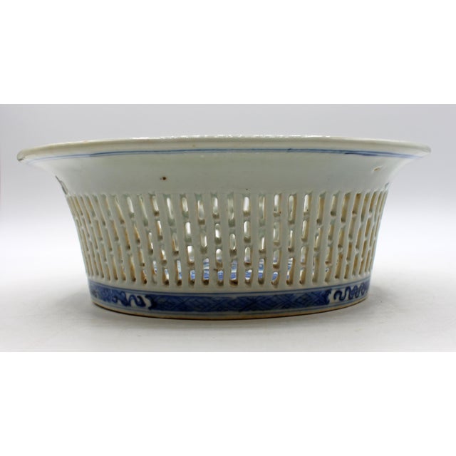 Late 19th Century Circa 1870s-80s Chinese Blue & White Porcelain Chestnut Basket With Undertray For Sale - Image 5 of 5