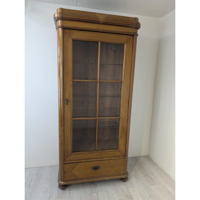 Antique Display Cabinet in Walnut For Sale - Image 3 of 18