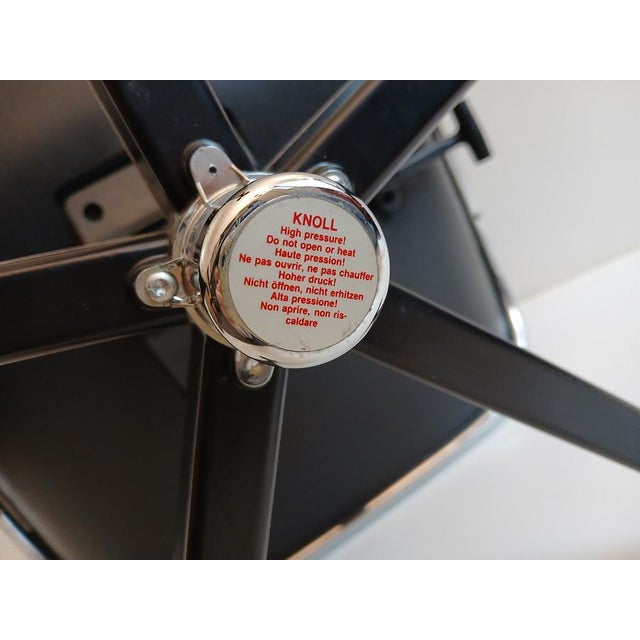 Executive Chair by Charles Pollock for Knoll Inc. / Knoll International For Sale - Image 17 of 18