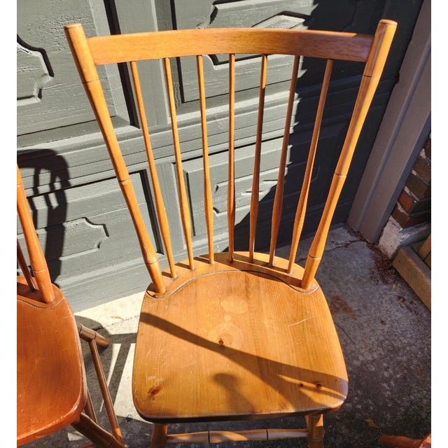 Home Inspirations Auctions is pleased to offer this Lovely and complete set of 7 chairs plus a captains chair. All chairs...