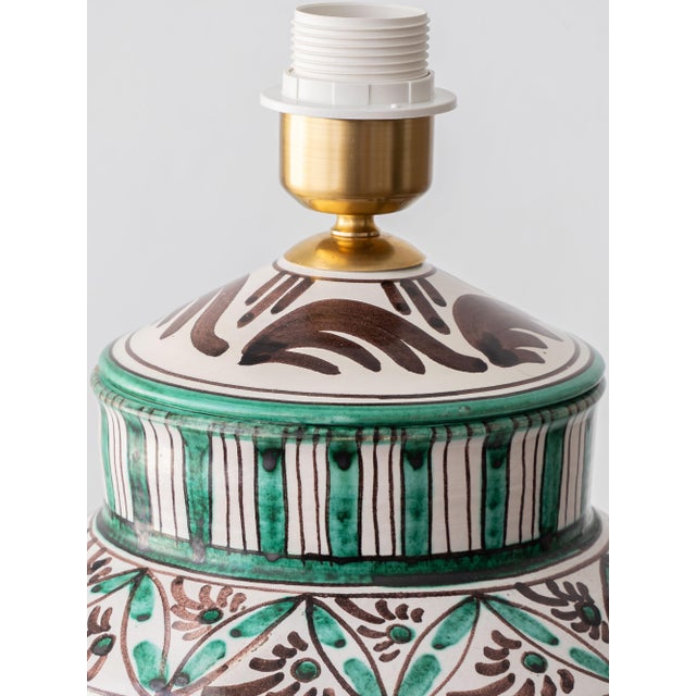 1990s Mid-20th Century Spanish Revival Green Ceramic Table Lamp with Silk Shade, 1970s For Sale - Image 5 of 18
