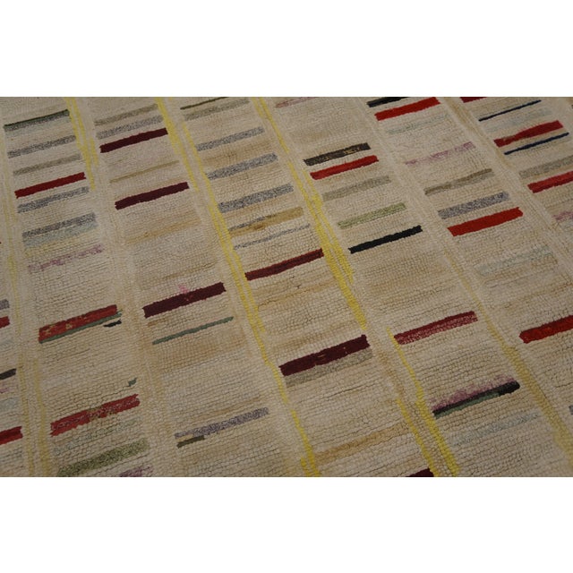 1920s Tan Ecru Stripe Folk Art Antique American Hooked Rug 4'8" X 6'6" Woven Wool Carpet For Sale - Image 10 of 10