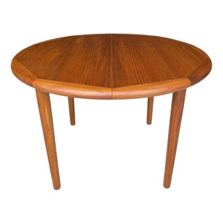 Danish Teak Round Dining Table with Central Leaf Extension For Sale