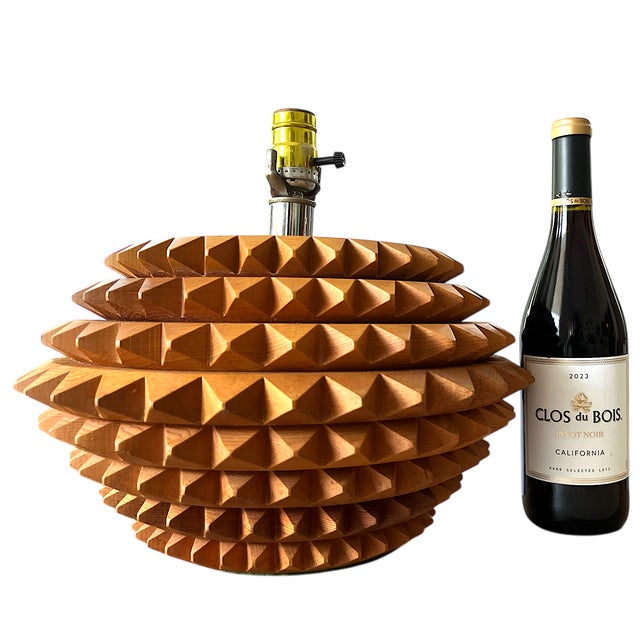 Gabriella Crespi 1970s Hand-Carved Sawtooth Wood Table Lamp — Artisan Made For Sale - Image 4 of 9