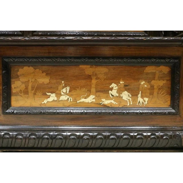 Late 19th Century Large Antique Italian Renaissance Walnut Hall Seat. For Sale - Image 5 of 9