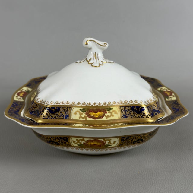 Antique English Hand-Decorated Porcelain Tureen from Soho Pottery, 1913 For Sale - Image 13 of 13
