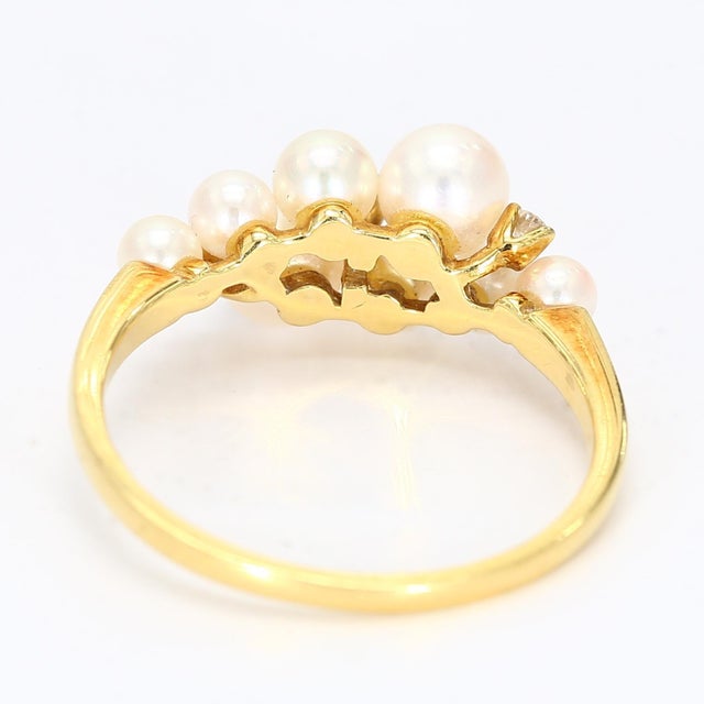 Contemporary 18k Yellow Gold Ring With Eight Pearls & Three Diamond Accents, Size 6.75 For Sale - Image 3 of 6