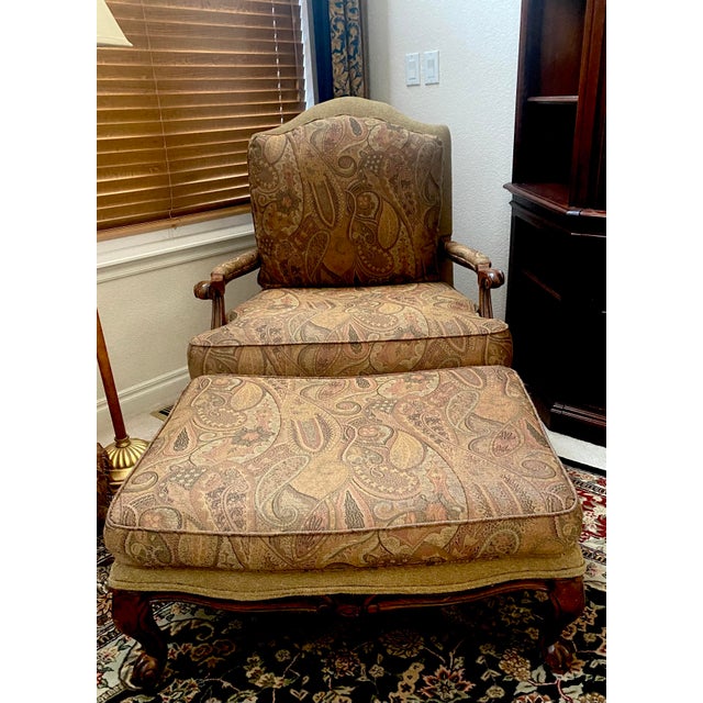 Ethan Allen Ethan Allen Bergere French Louis XV Harris Chair With Ottoman Late 20th Century Excellent Condition For Sale - Image 4 of 18