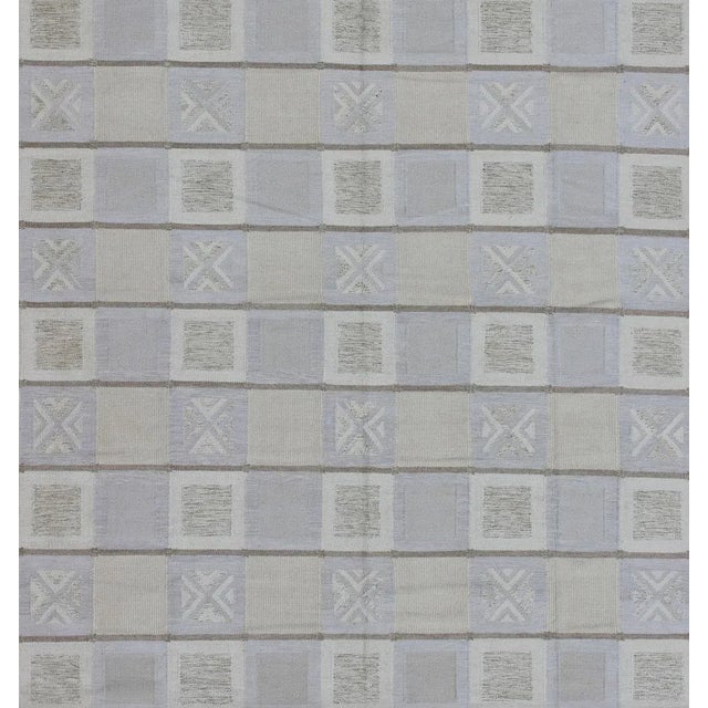 Large Modern Flatweave Scandinavian Geometric Design Rug in Neutral Tones For Sale - Image 4 of 7